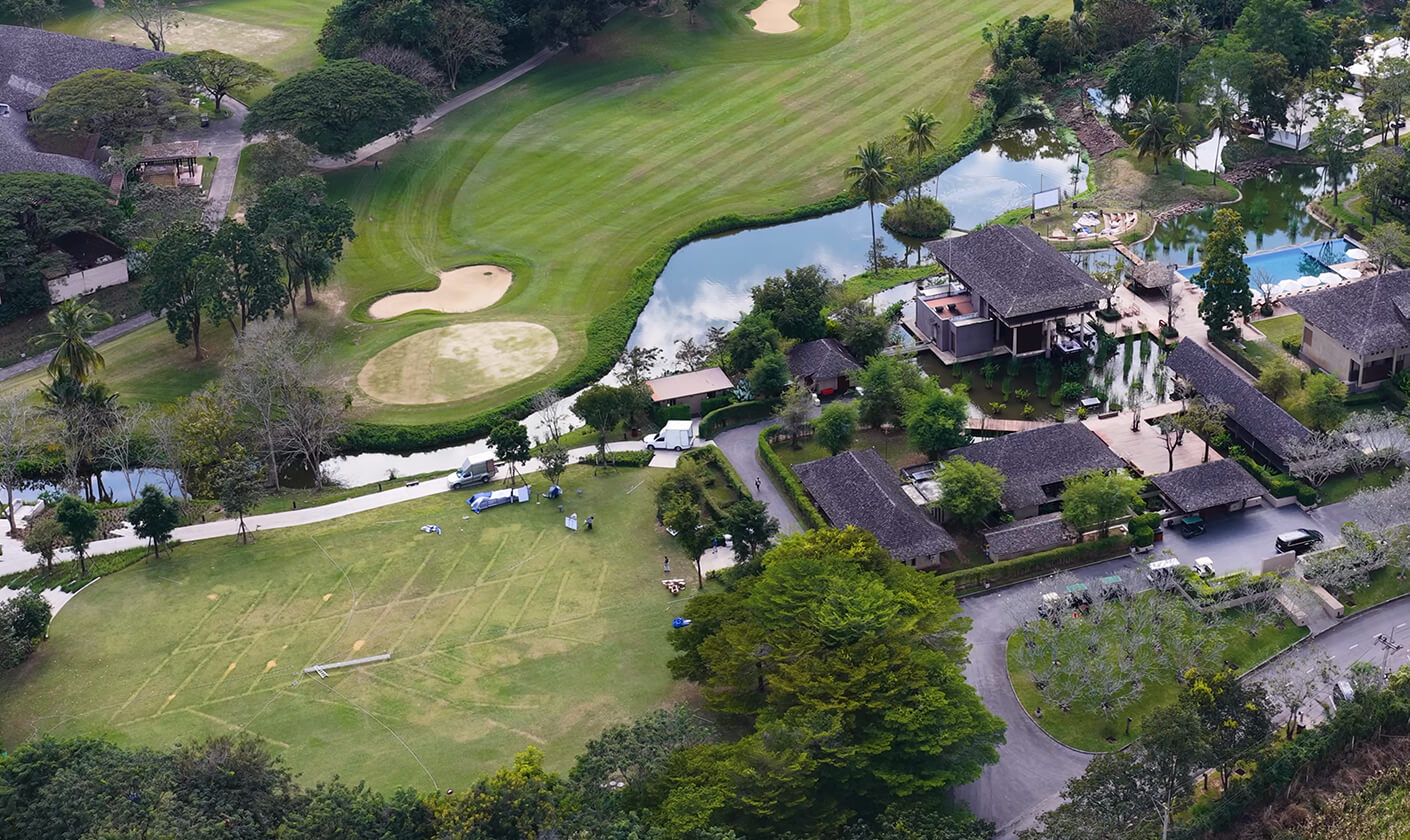 Hotels, Resorts & Golf Clubs